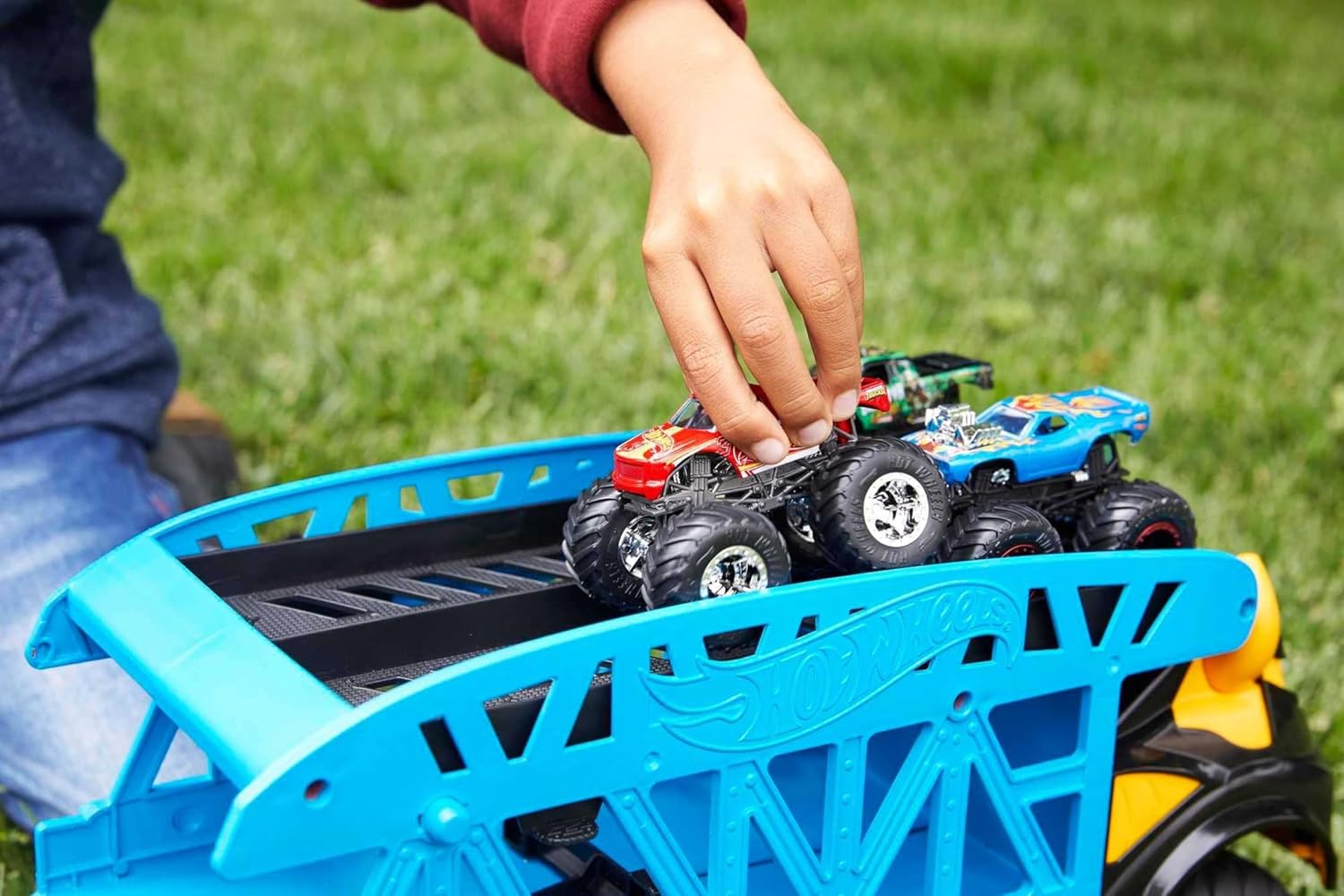 Hot Wheels Monster Trucks Monster Mover +3 Trucks Vehicle image 2