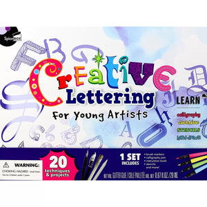 Jeune artiste en lettrage créatif