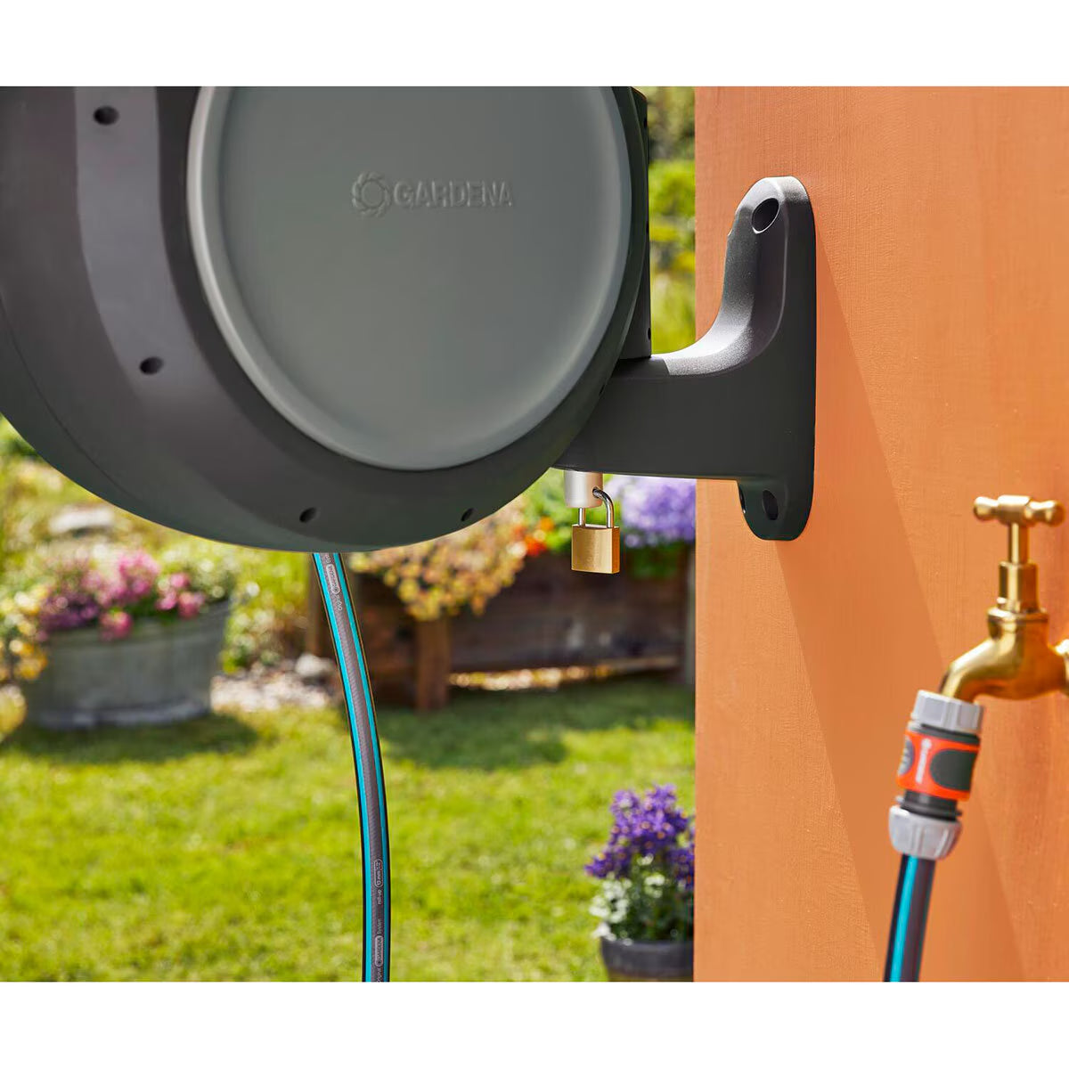 Gardena Wall-Mounted 30M (98Ft) Hose Box with Automatic Roll-Up image 3
