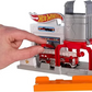 Coffret de jeu Hot Wheels Blaze Blast avec réservoir de carburant explosif