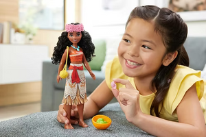 Disney Princess Moana Magical Island Adventure Fashion Doll | Poseable | Long Hair | With Accessories