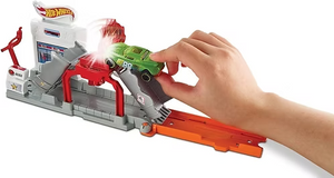 Hot Wheels Blaze Blast City Playset | Exploding Fuel Tank | 120cm Track | 30 Pieces