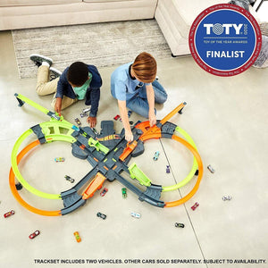 Hot Wheels Colossal Crash Motorized Track Set image 1