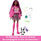 Poupée Barbie Extra Fashion avec des mèches roses et un sweat à capuche graphique