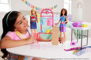 Coffret Barbie Crée et Vends Boutique avec poupée brune et outils de design métallisés
