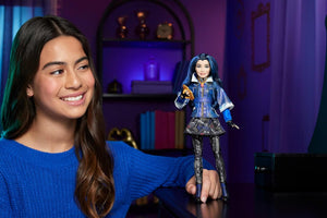 Poupée mannequin Disney Descendants Evie de l'Île des Perdus, édition spéciale 10e anniversaire