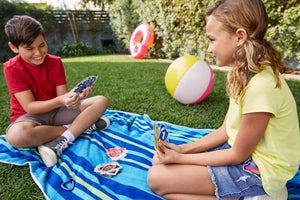 UNO Splash Card Game | Waterproof Plastic Cards | Clip Attachment | 2-10 Players