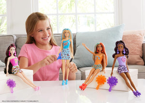 Poupée Barbie Color Reveal inspirée de l'arc-en-ciel et accessoires avec 6 surprises
