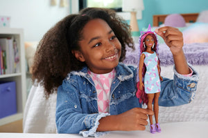 Poupée Barbie Fun & Fancy Hair avec cheveux extra-longs et colorés