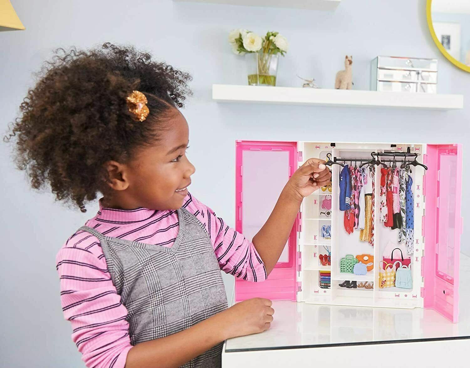 ​Barbie Fashionistas Ultimate Cupboard image 3
