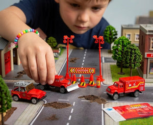 Coffret voiture avec accessoires - Pompiers et secours 10 pièces