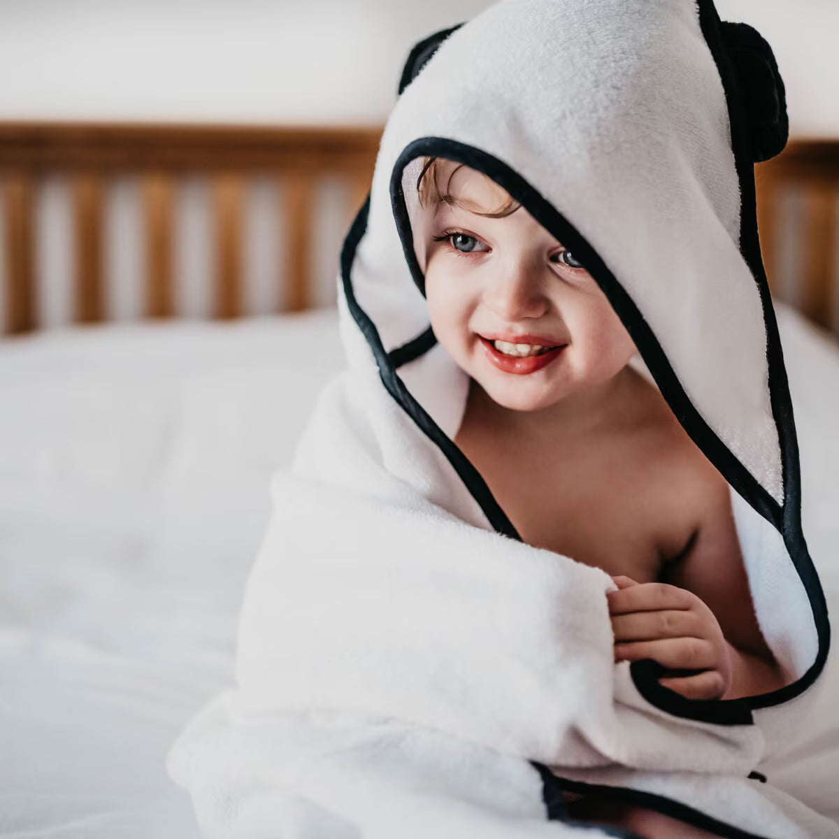 Panda Bamboo Hooded Towel 75 x 75 cm image 1