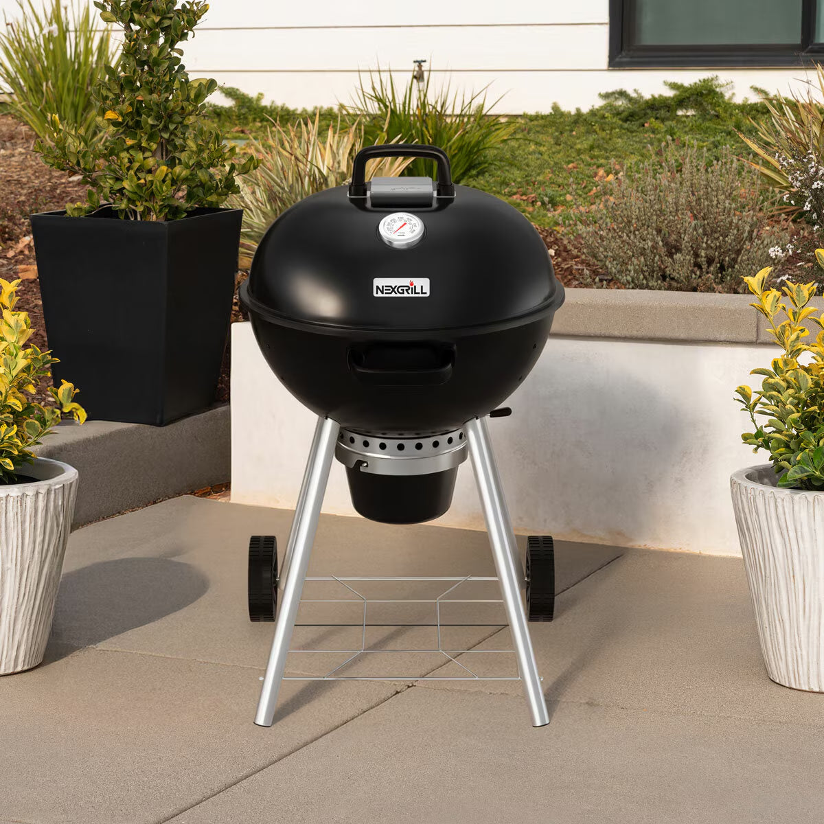 Nexgrill 22.5" (57Cm) Charcoal Kettle Barbecue + Cover